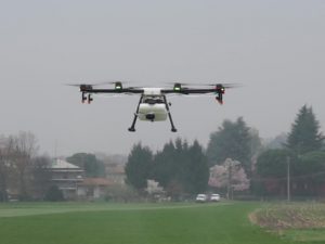 droni per agricoltura - distribuzione liquidi
